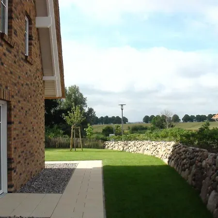 Reetdachvilla In Rerik An Der Osts Neu Gaarz