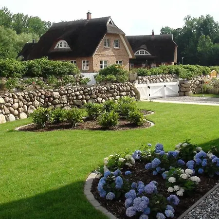 Reetdachvilla In Rerik An Der Osts Neu Gaarz